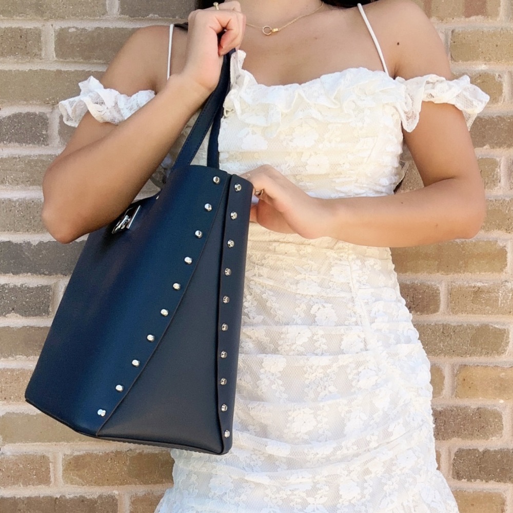 Michael Kors Manhattan Large Leather Tote Studded MK Logo Bag Navy Leather - Picture 3 of 4